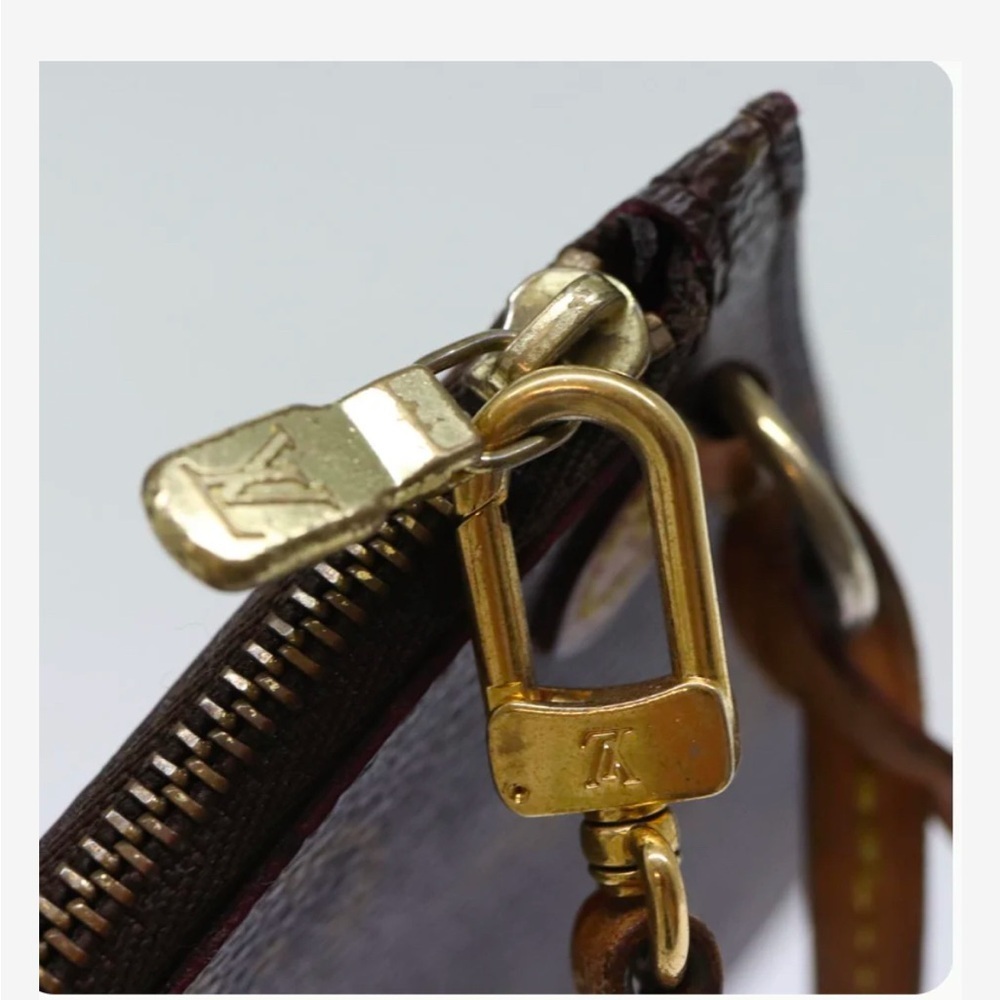 Louis  Vuitton Pochette- very good condition. Authentic guaranteed - Picture 12 of 12